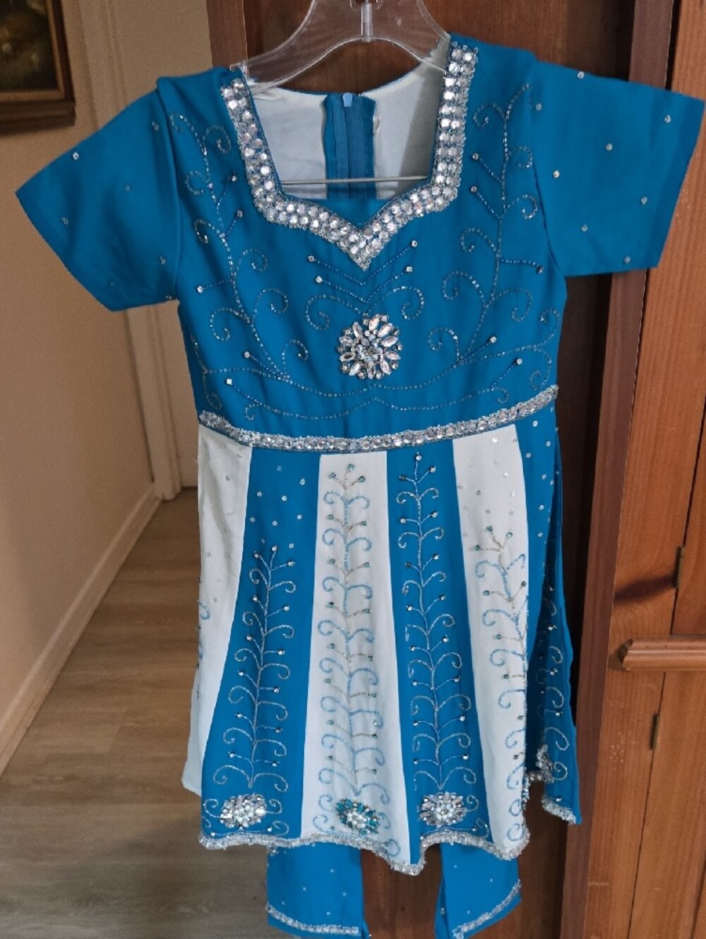 Turquoise Embellished Stretch Pants Matching Embellished Dress And Shawl Sz 26
